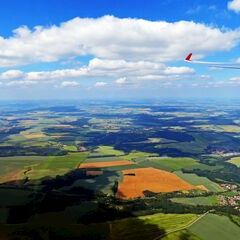 Flugwegposition um 13:51:51: Aufgenommen in der Nähe von Okres Znojmo, Tschechien in 1378 Meter